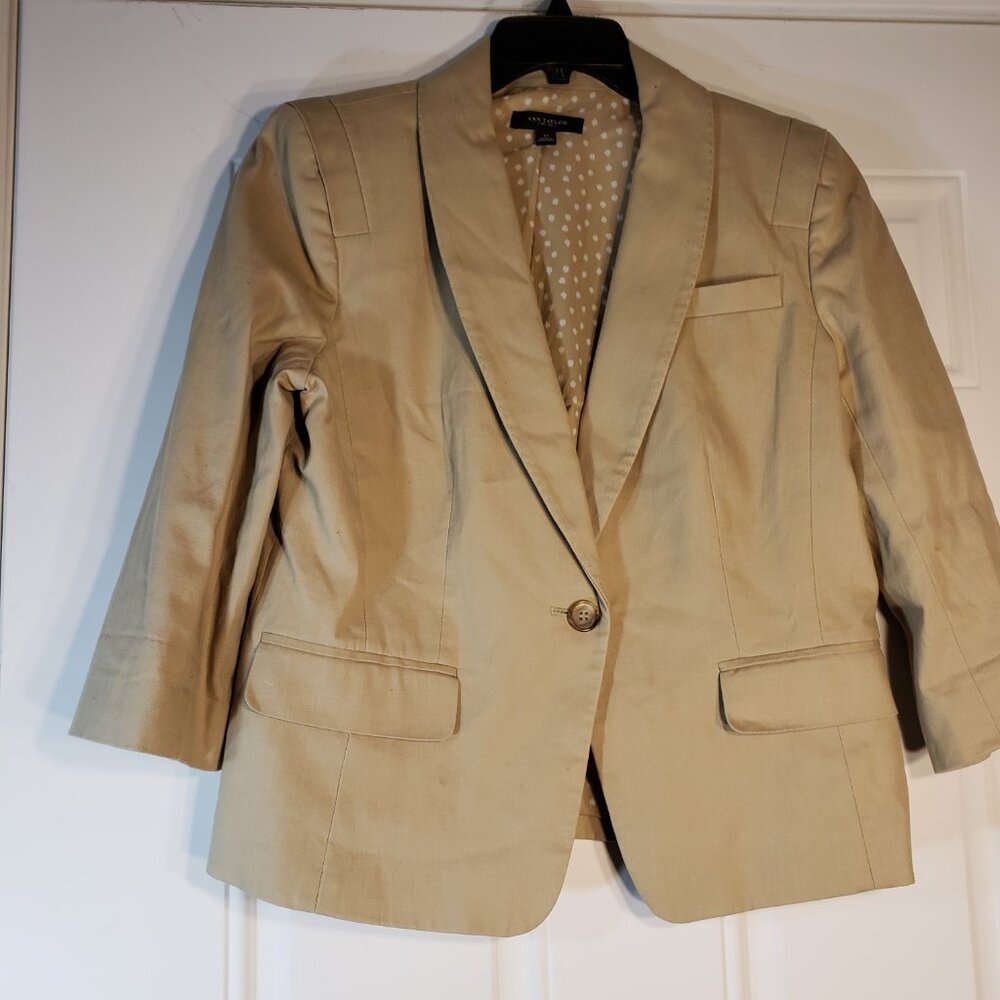 ANN TAYLORCUTE 3/4 SLEEVEFULLY LINNED SIZE 12 ONE BUTTON 98% COTTON 2% SPANDEX